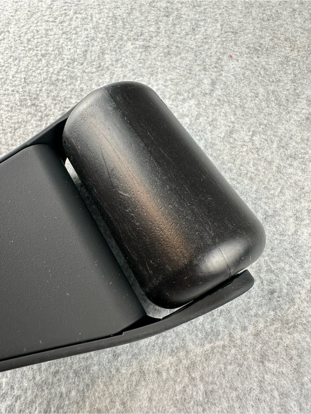 MAC Cosmetics Black Ergonomic Facial Ice Roller Massager Cryo Skincare Tool